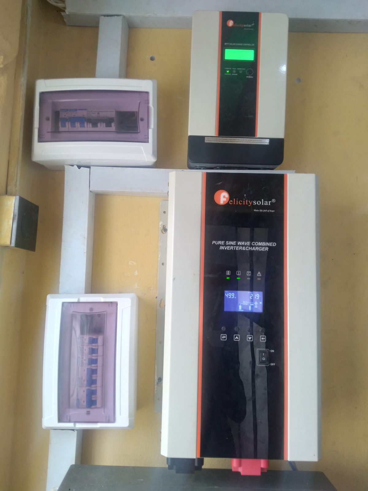 AIITIS site power &mdash; pure-sine inverter/charger, MPPT controller, and distribution boards